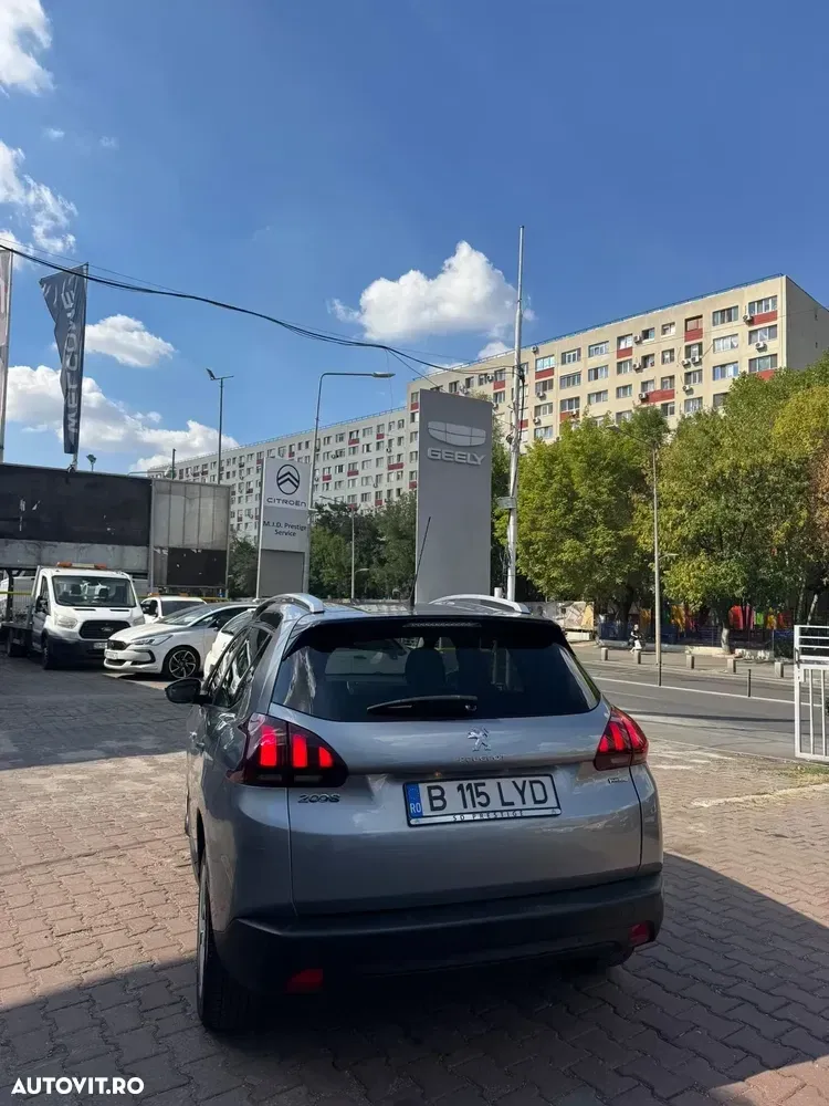 Peugeot 2008 PureTech 110 Style — imagine 4