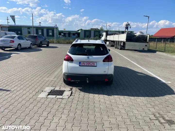 Peugeot 2008 I BlueHDi 100 STOP & START Style