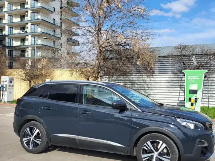 Peugeot 3008 II PHEV EAT8 Allure