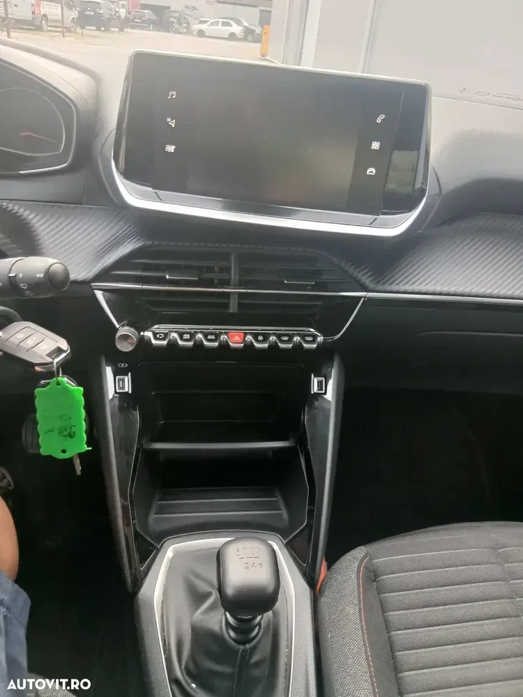 Peugeot 2008 II PureTech 100 Active — imagine 2