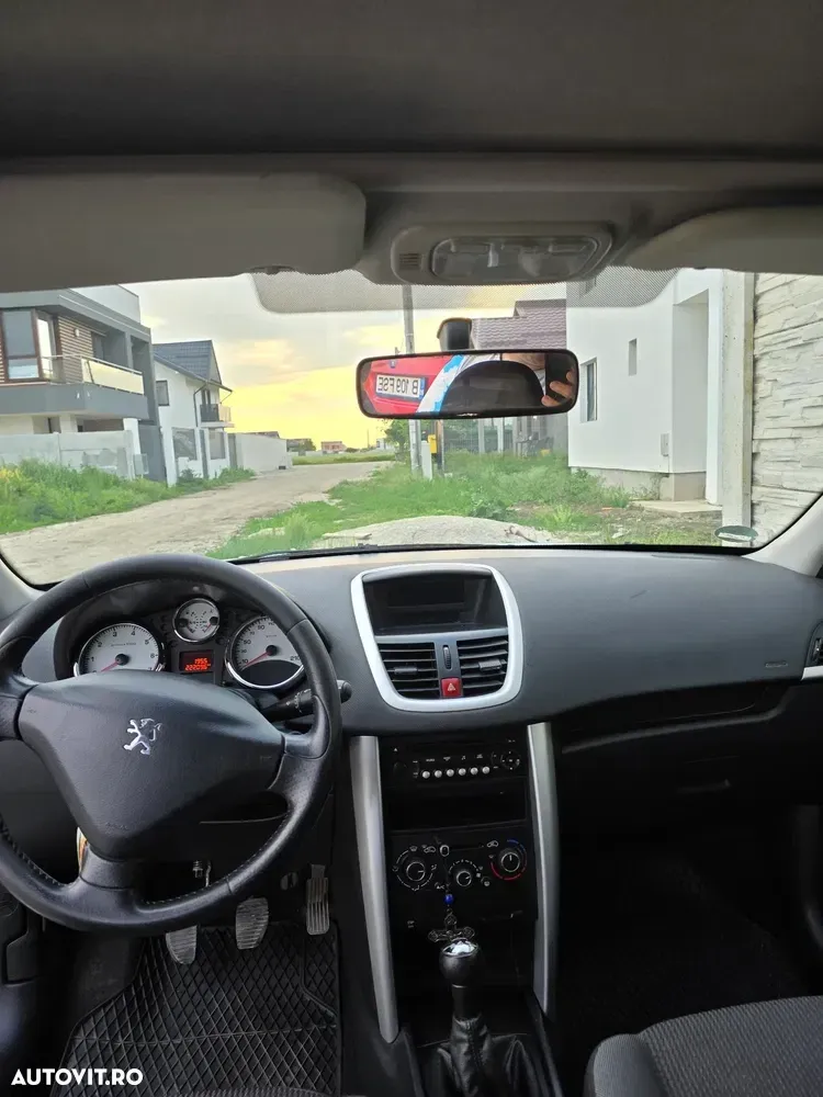 Peugeot 207 95 VTi Family — imagine 4