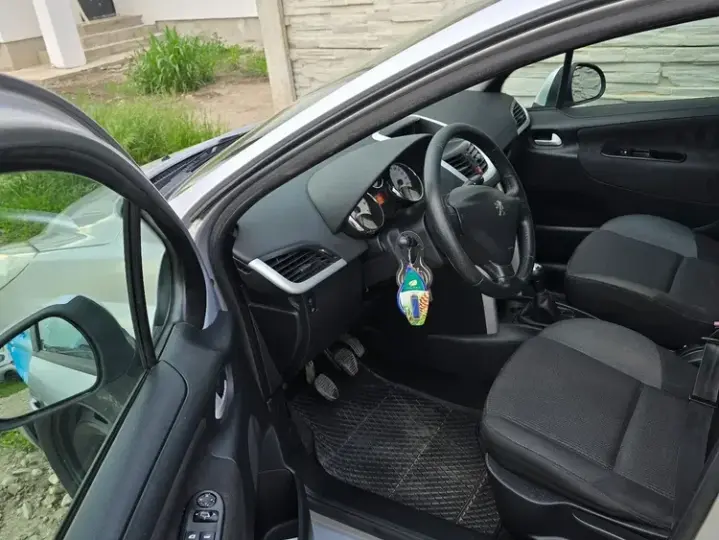 Peugeot 207 95 VTi Family