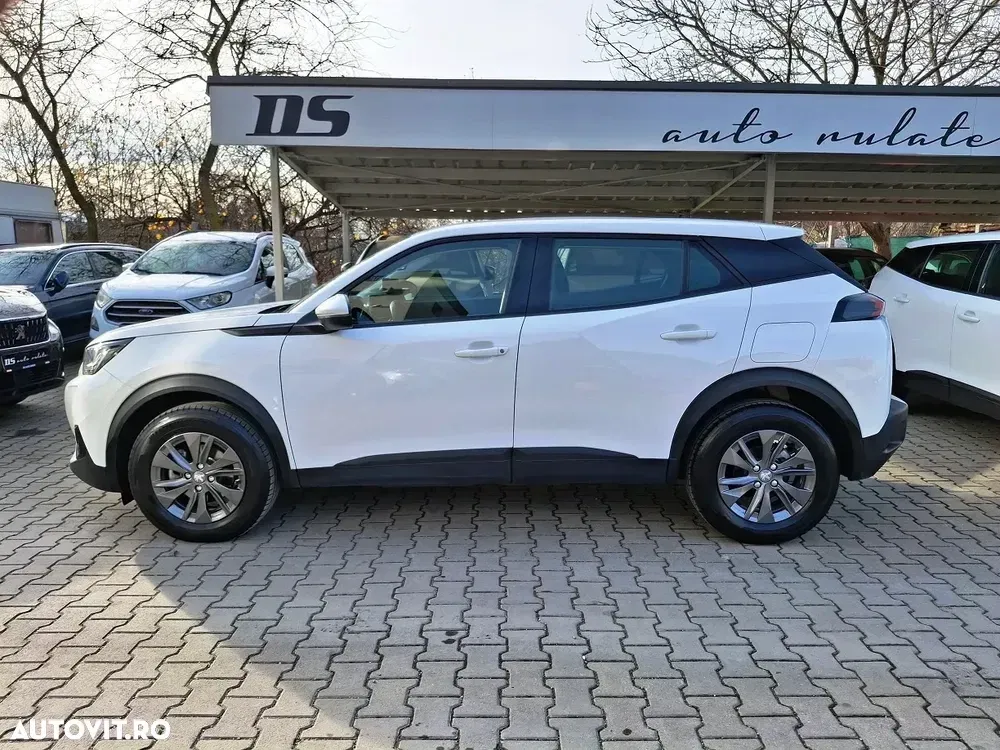 Peugeot 2008 II PureTech 130 EAT8 Active — imagine 3
