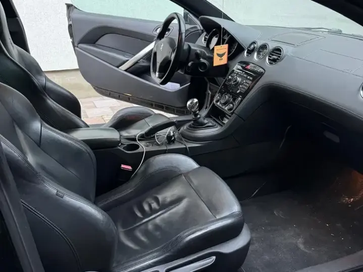 Peugeot RCZ