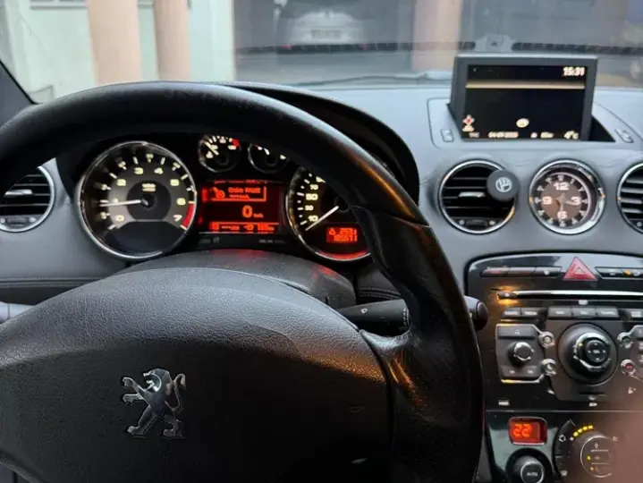 Peugeot RCZ