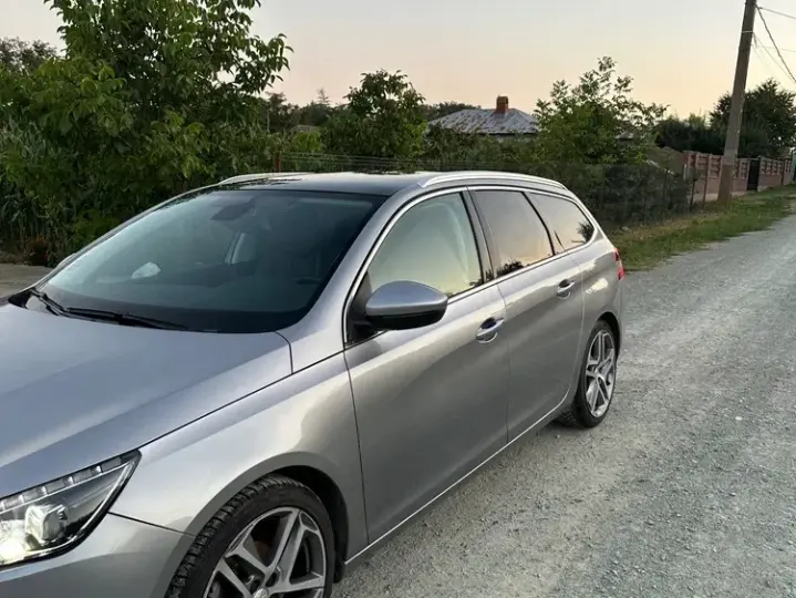 Peugeot 308 II
