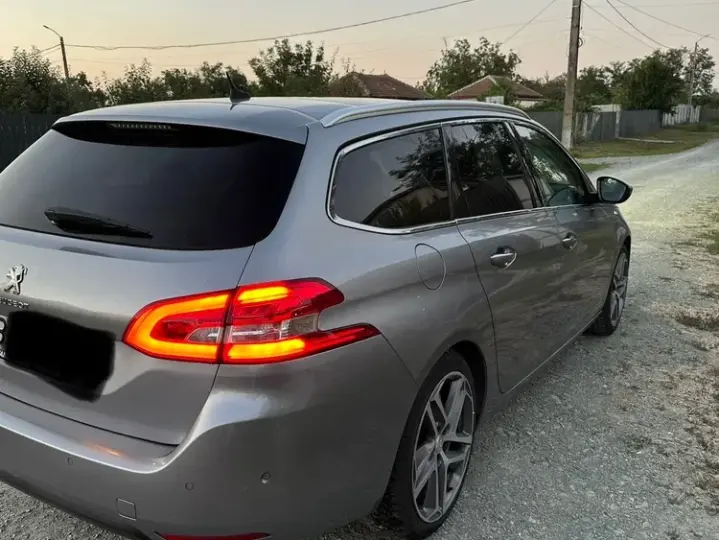 Peugeot 308 II