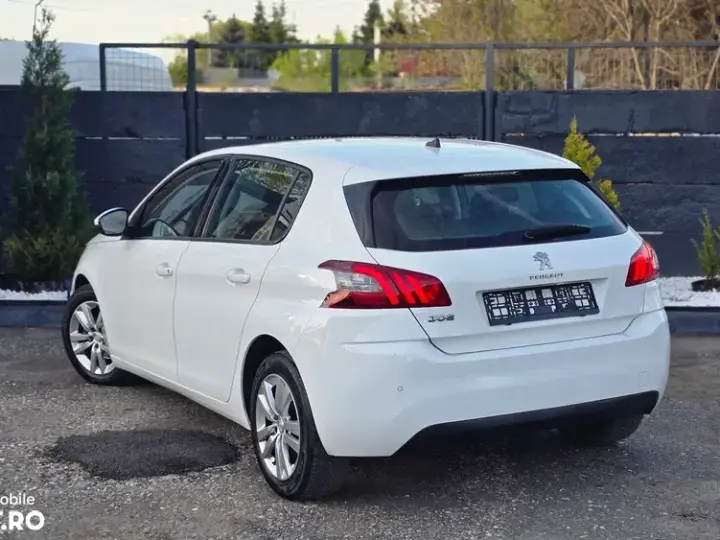 Peugeot 308 II PureTech 130 GPF EAT8 Stop & Start Active Business-Paket