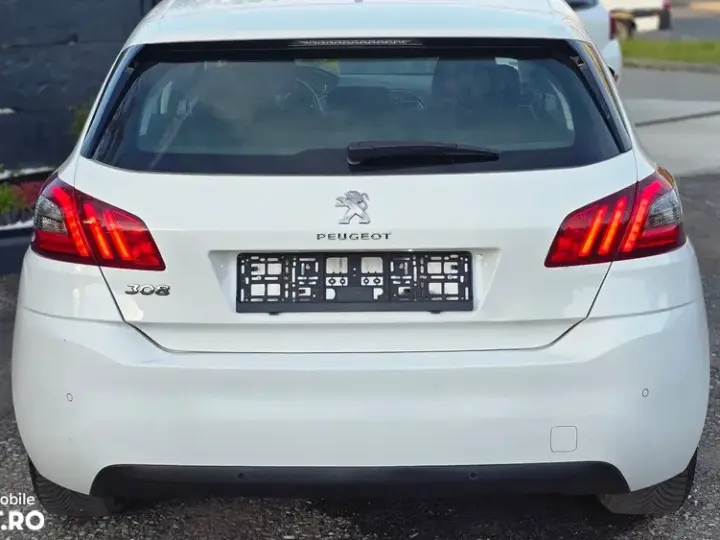 Peugeot 308 II PureTech 130 GPF EAT8 Stop & Start Active Business-Paket