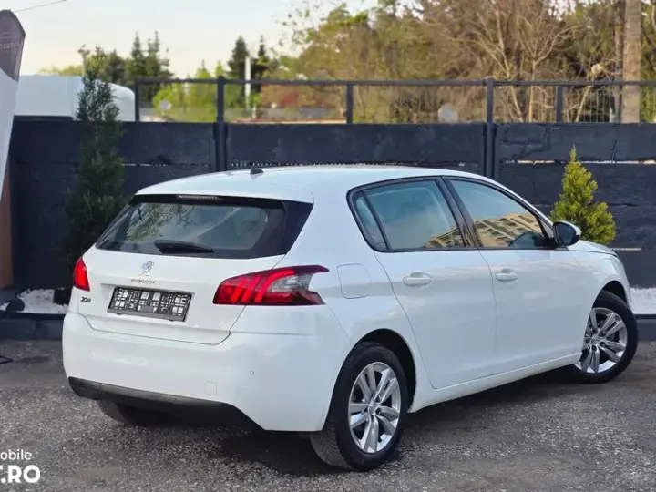 Peugeot 308 II PureTech 130 GPF EAT8 Stop & Start Active Business-Paket