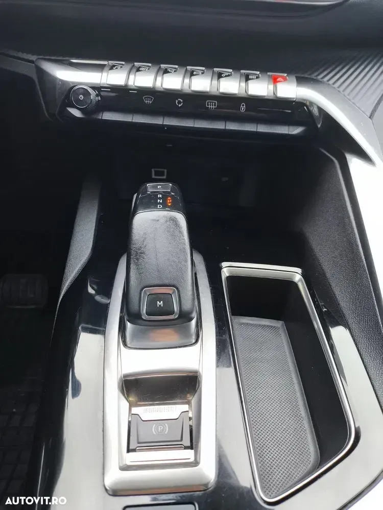 Peugeot 3008 II 1.2 PureTech Turbo S&S EAT8 Allure — imagine 6