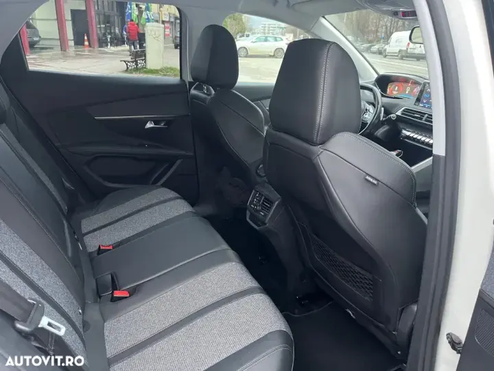 Peugeot 3008 II PureTech 130 Stop & Start GPF EAT8 Allure