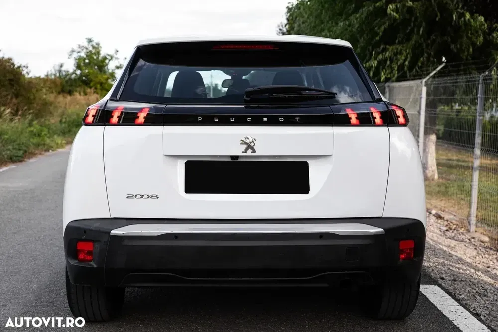 Peugeot 2008 BlueHDi 100 STOP & START Allure — imagine 5