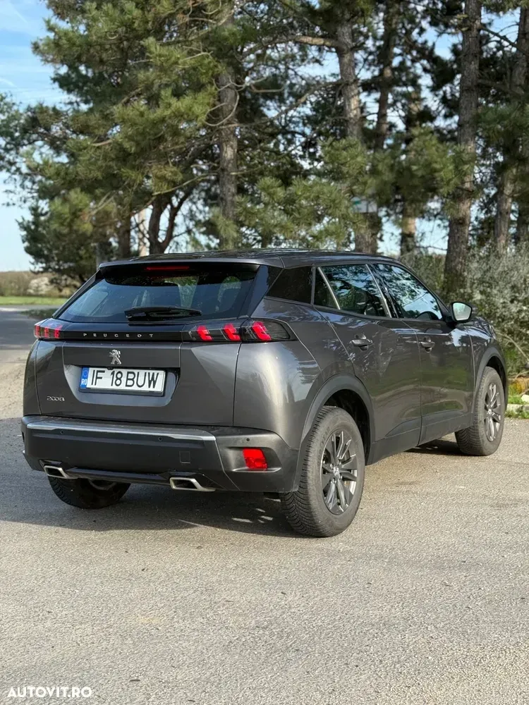 Peugeot 2008 II PureTech 130 EAT8 Allure — imagine 4