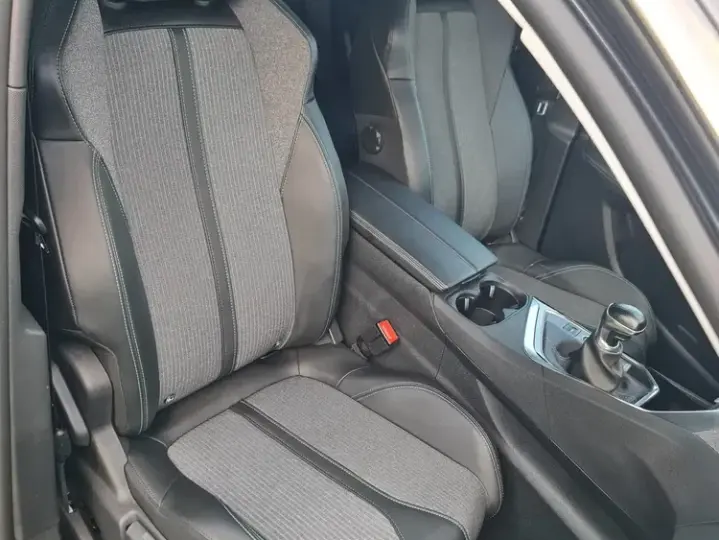 Peugeot 3008 II BlueHDi 130 Stop & Start Allure