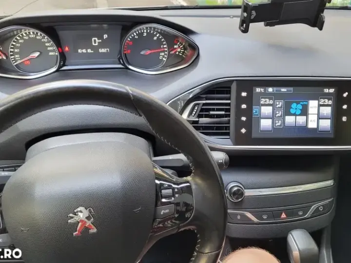 Peugeot 308 II BlueHDi 150 EAT6 Stop & Start Business-Line
