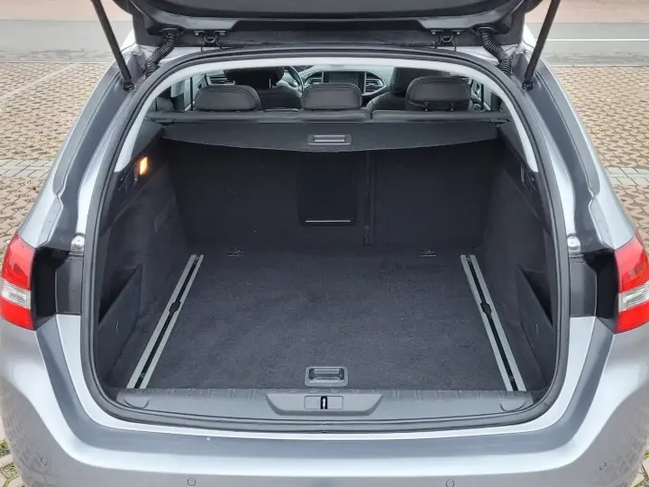 Peugeot 308 II BlueHDi 150 EAT6 Stop & Start Business-Line