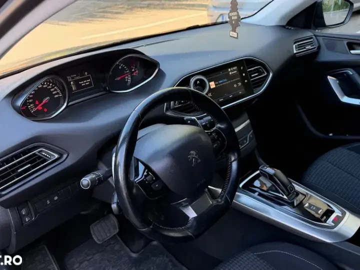 Peugeot 308 II