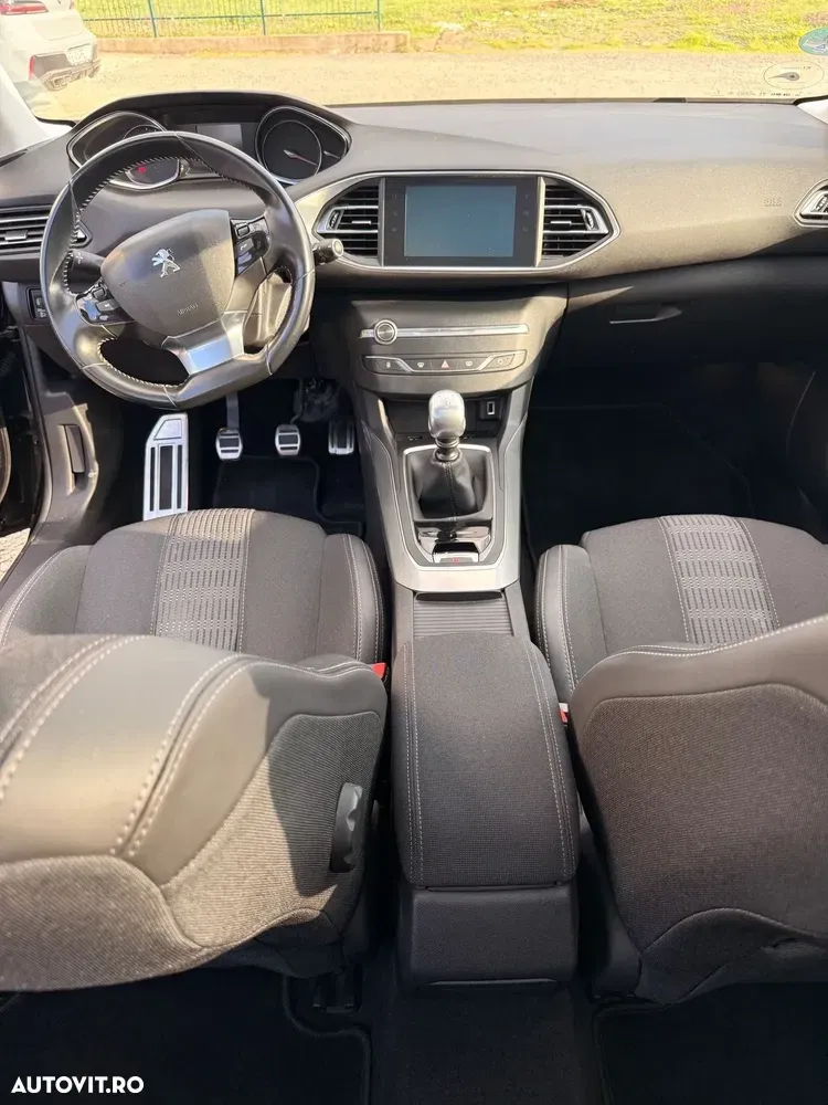 Peugeot 308 II BlueHDi 120 Stop & Start Allure — imagine 4