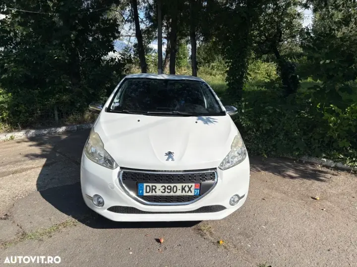 Peugeot 208 I 1.2 L PureTech Active
