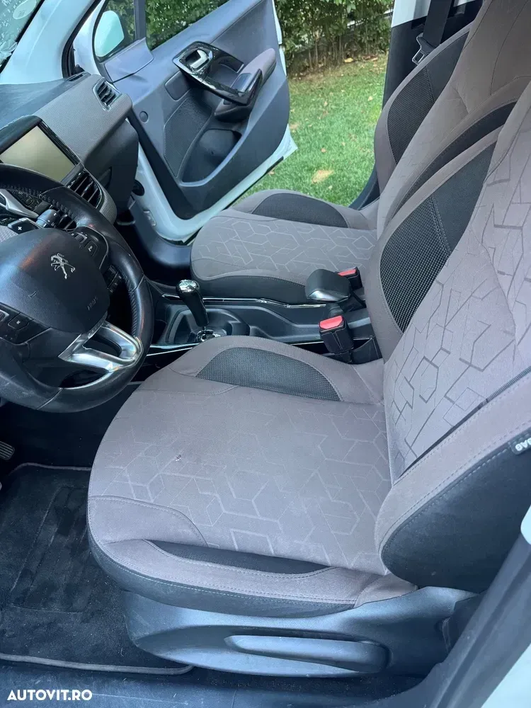 Peugeot 2008 I 1.6 e-HDi FAP STT ETG Active Aut. — imagine 5