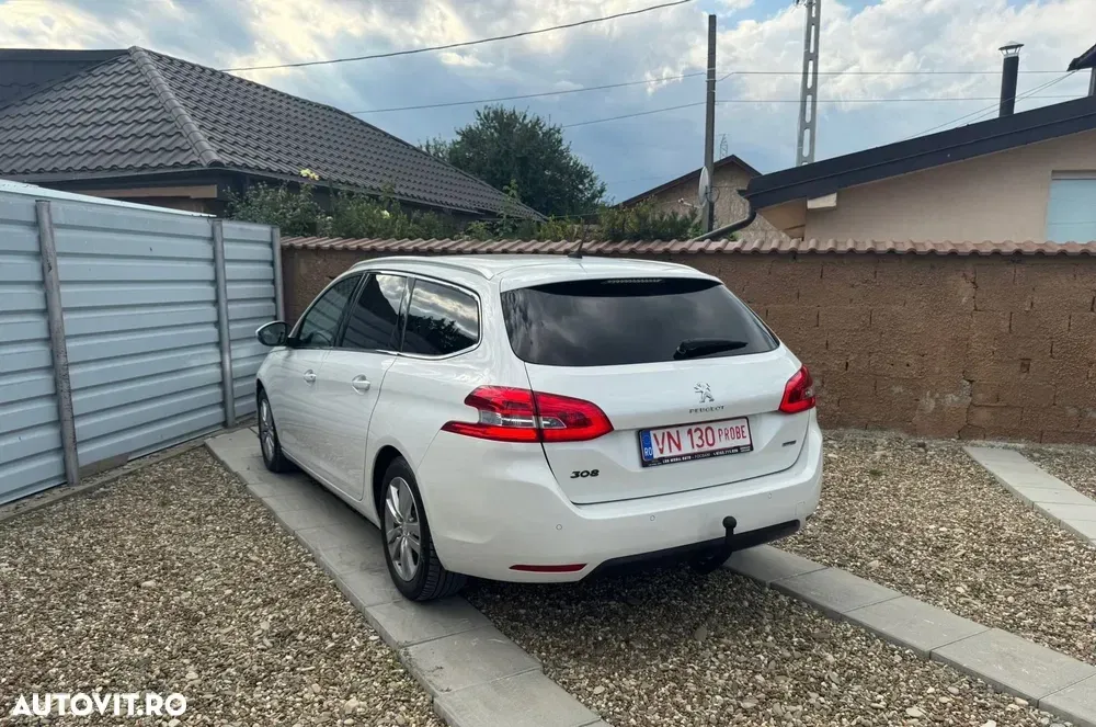 Peugeot 308 II BlueHDi 120 Stop & Start Allure — imagine 4