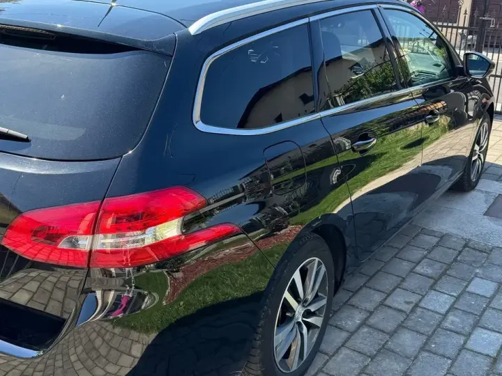 Peugeot 308 II 1.2 L PureTech Turbo Allure Aut.