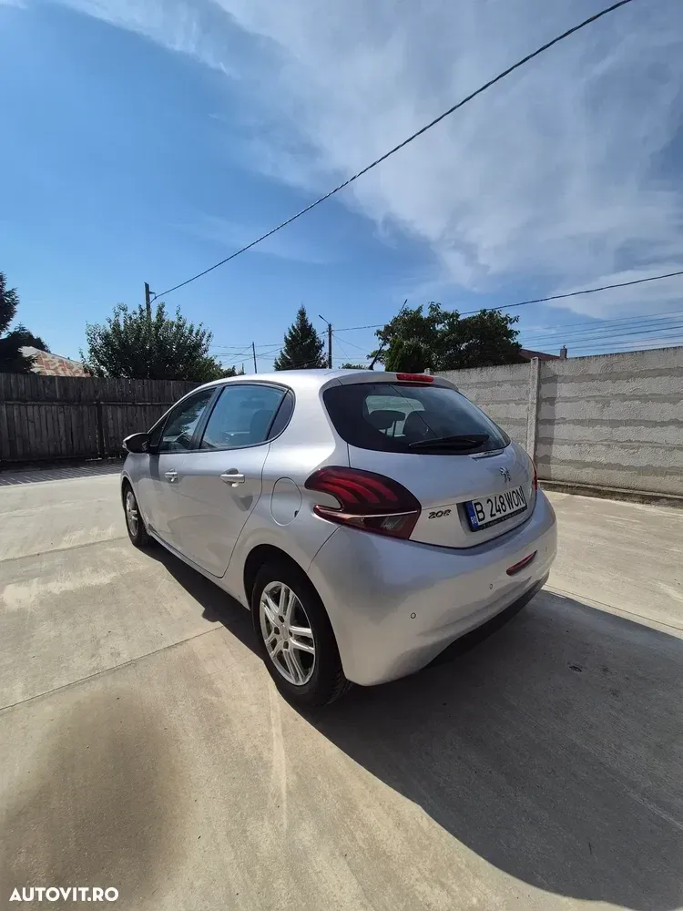 Peugeot 208 I 1.2 L PureTech Active — imagine 3