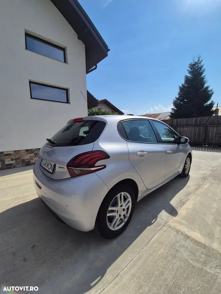Peugeot 208 I 1.2 L PureTech Active — imagine 4