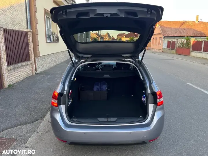 Peugeot 308 III 1.5L BlueHDI 130 S&S EAT8 Active