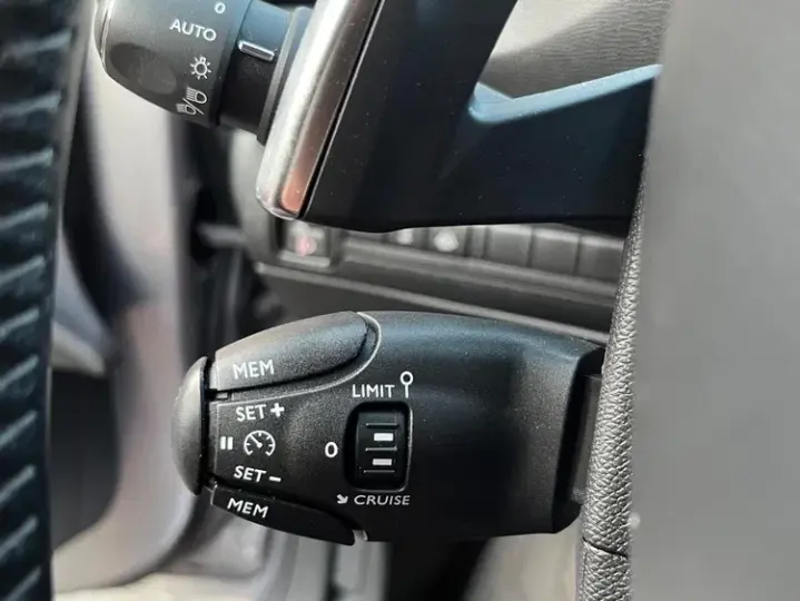 Peugeot 308 III 1.5L BlueHDI 130 S&S EAT8 Active