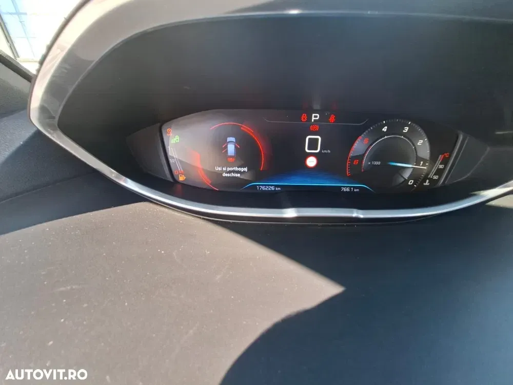 Peugeot 3008 II 2.0 BlueHDI S&S EAT6 GT — imagine 4