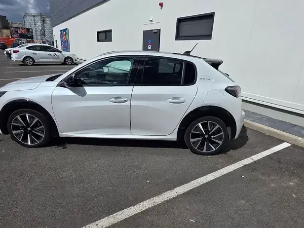 Peugeot 208 II 1.2 L PureTech STT EAT8 GT