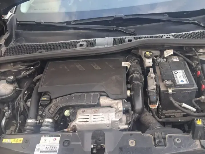 Peugeot 2008 II 1.2 L PureTech STT Allure