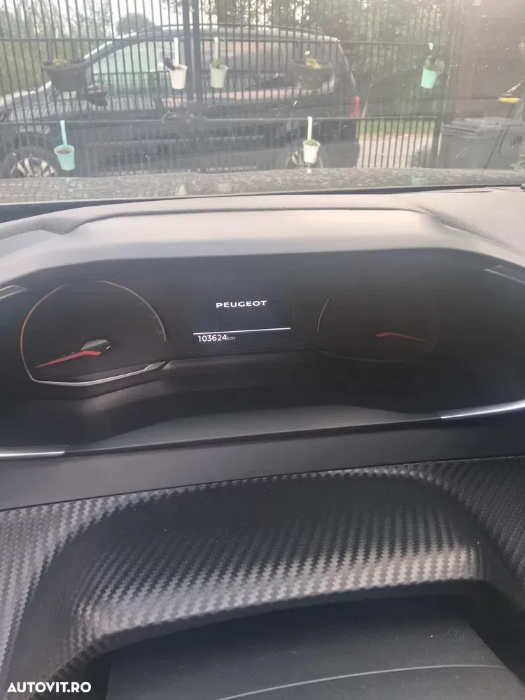 Peugeot 2008 II 1.2 L PureTech STT Allure — imagine 4