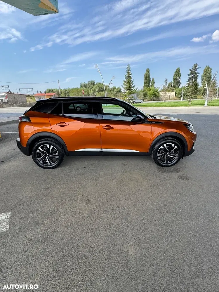 Peugeot 2008 II 1.2 PureTech EAT8 STT GT Pack — imagine 3