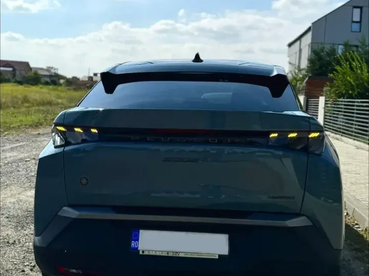 Peugeot 3008 II 1.2 MHEV 136 e-DCS6 GT