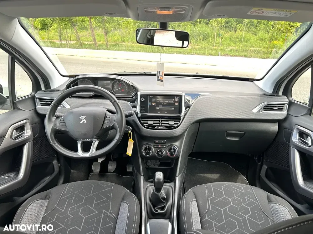 Peugeot 2008 I PureTech 82 Active — imagine 6