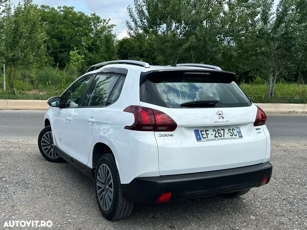 Peugeot 2008 I PureTech 82 Active — imagine 4