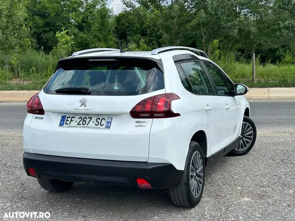 Peugeot 2008 I PureTech 82 Active — imagine 3