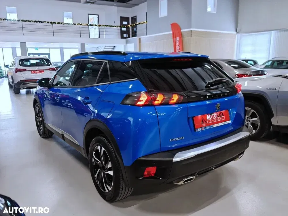 Peugeot 2008 II PureTech 130 EAT8 Allure — imagine 5