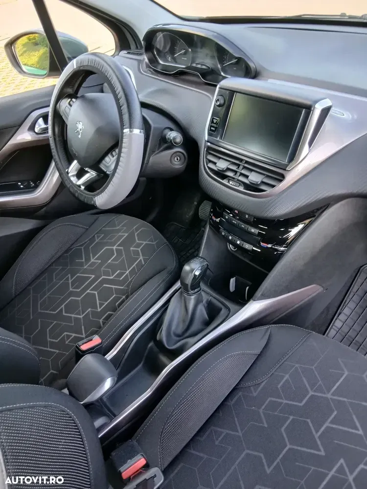 Peugeot 2008 1.2 VTi Allure — imagine 4