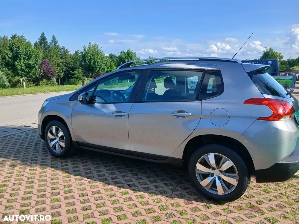Peugeot 2008 1.2 VTi Allure — imagine 2