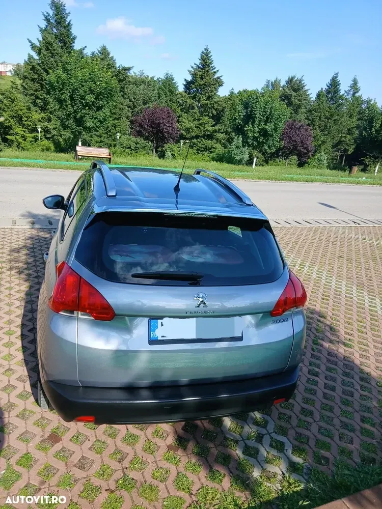 Peugeot 2008 1.2 VTi Allure — imagine 3