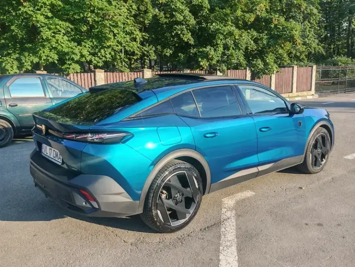 Peugeot 408 1.6L 225 PHEV GT