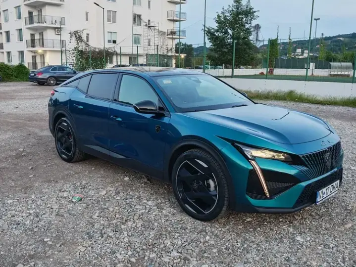 Peugeot 408 1.6L 225 PHEV GT