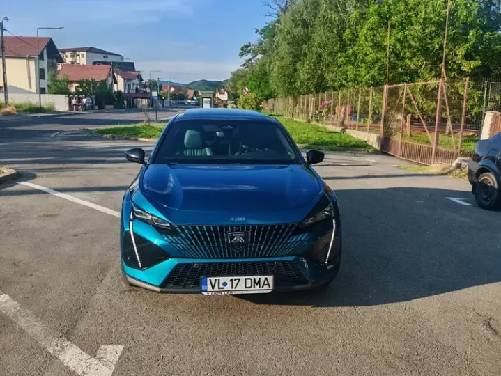 Peugeot 408 1.6L 225 PHEV GT