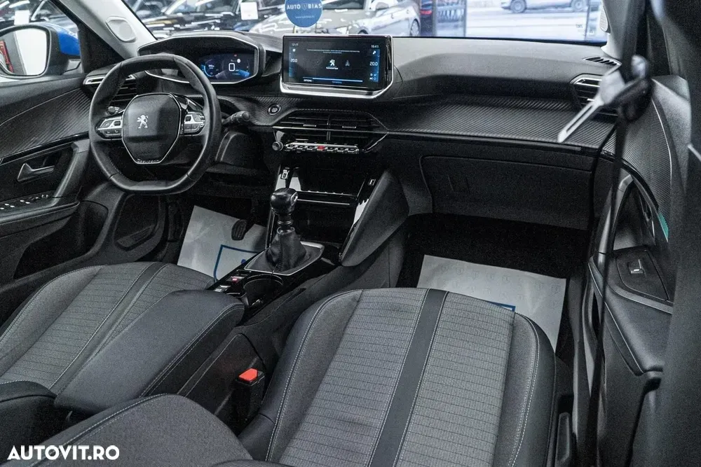 Peugeot 2008 PureTech 130 Allure Pack — imagine 2