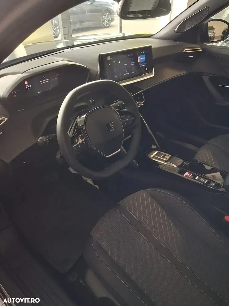 Peugeot 2008 II 1.2L e-DCS6 MHEV Allure — imagine 6