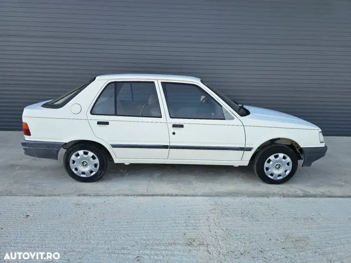 Peugeot 309